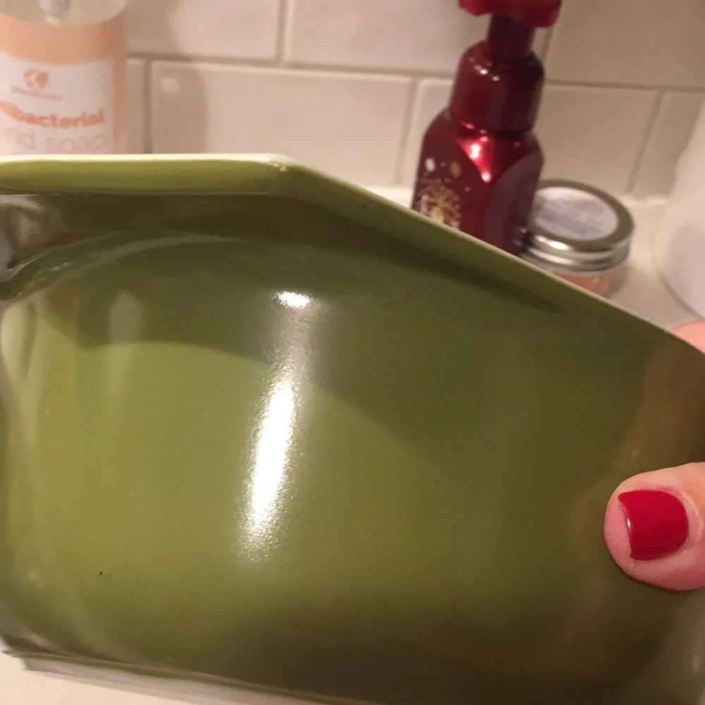Vintage Pyrex Olive Verde Casserole Dish